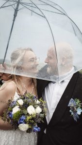 Sonne im Herzen und ganz viel Liebe - hat dieses Brautpaar beim Shooting nach der Zeremonie